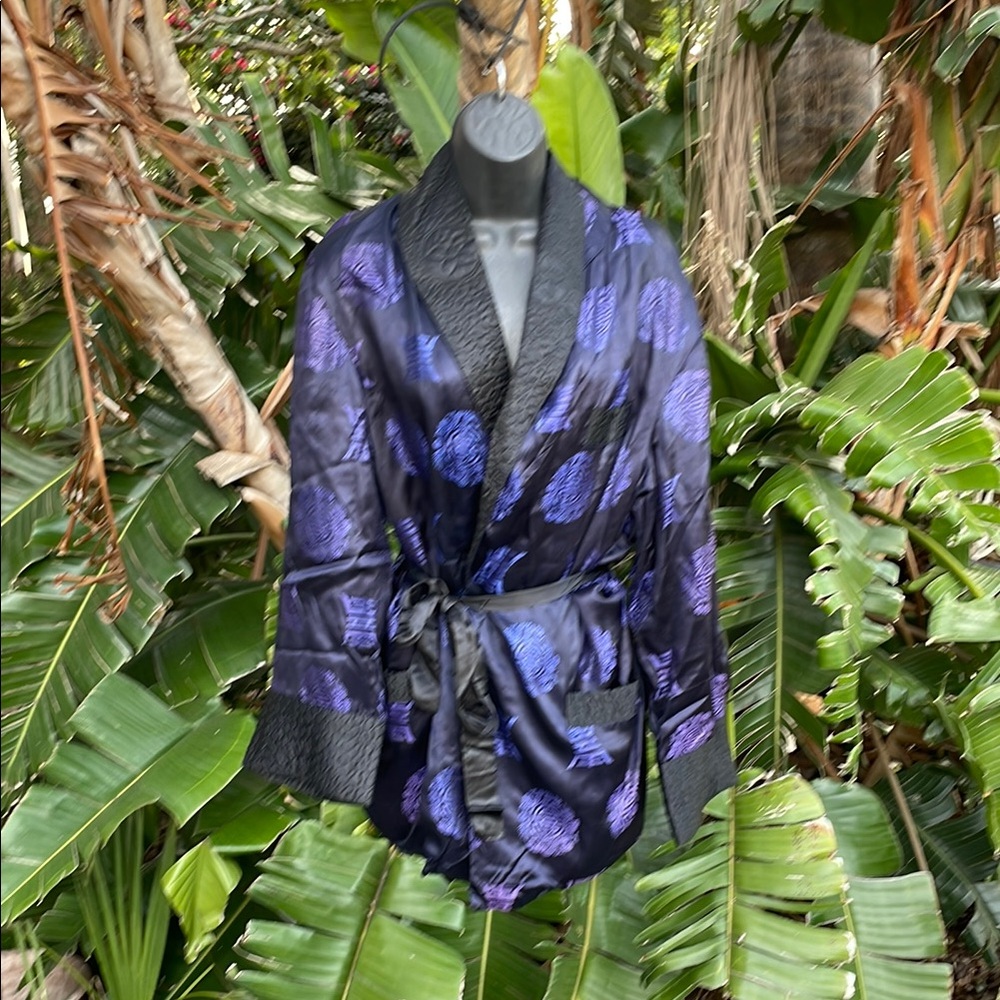 Satin Brocade and quilted collar and cuff wrap reversible,style jacket